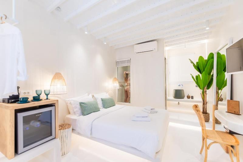 Anastasia's Visage II Stylish Accommodation Rooms City Center Mykonos - image 14