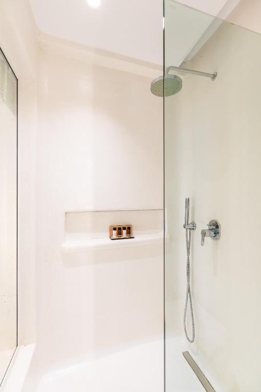Anastasia's Visage II Stylish Accommodation Rooms City Center Mykonos - image 5