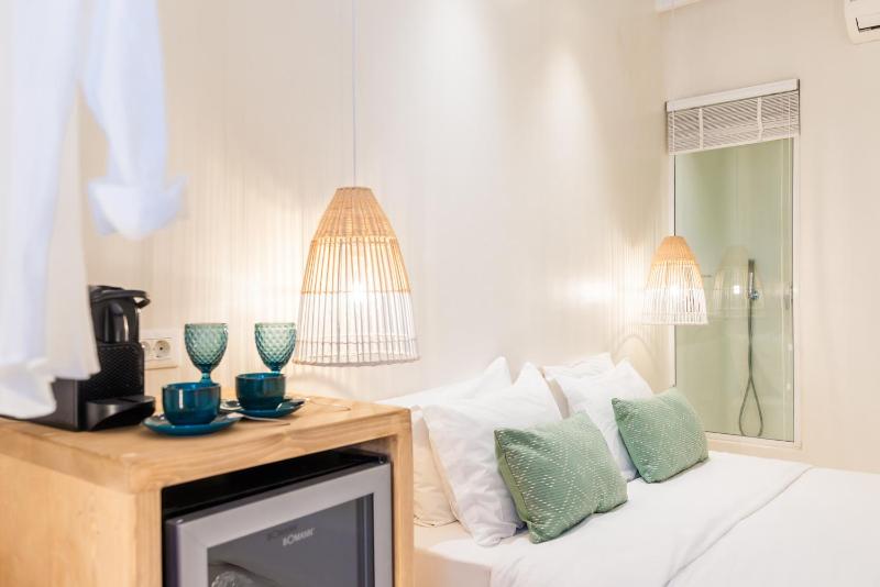 Anastasia's Visage II Stylish Accommodation Rooms City Center Mykonos - image 9