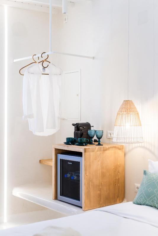 Anastasia's Visage II Stylish Accommodation Rooms City Center Mykonos - image 11