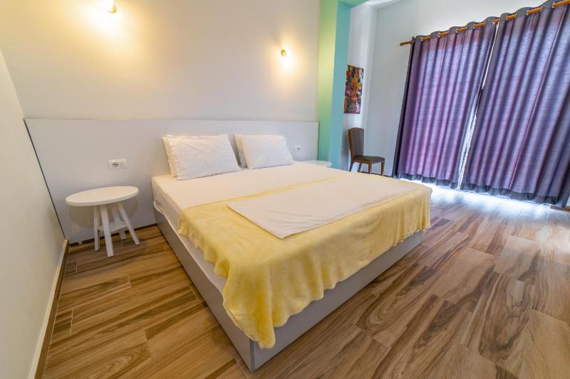 Standard Double Room image 3