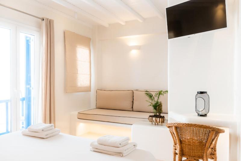 King Room with Balcony image 4