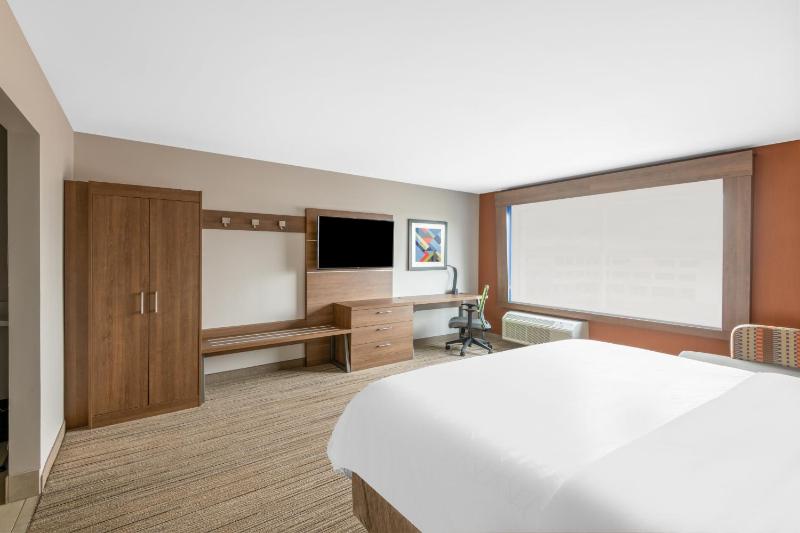 Holiday Inn Express And Suites Phoenix - Airport North By IHG - image 18