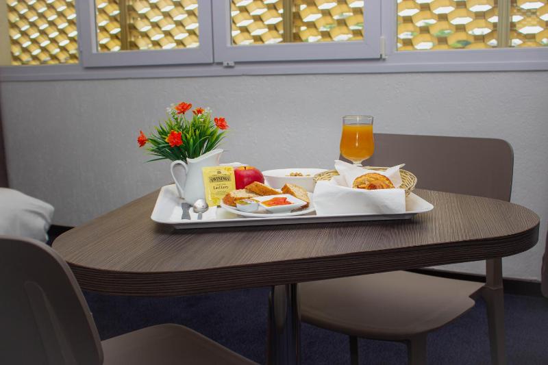 Hotel Le Paris - image 11