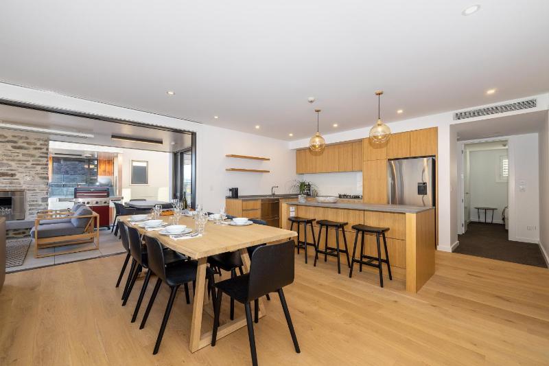 Spinnaker Apartment 5 - Christchurch Holiday Homes - image 21