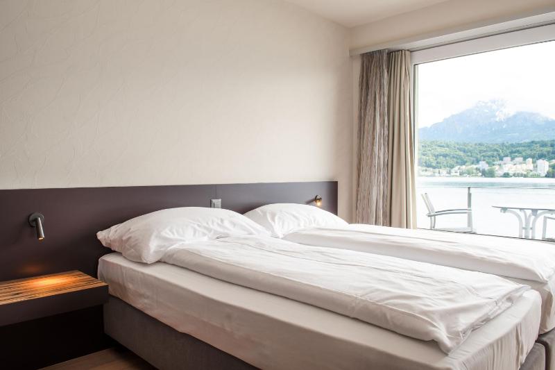 Twin Room with Lake View and Balcony image 4