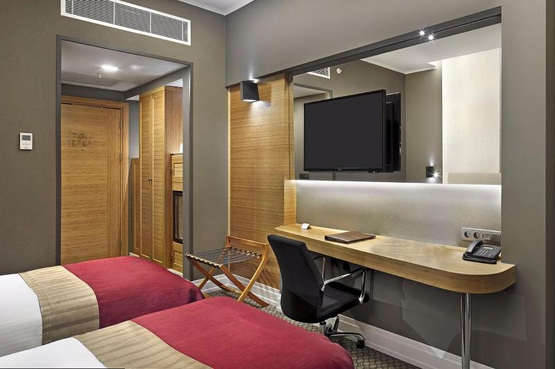 Superior King City View Room image 1