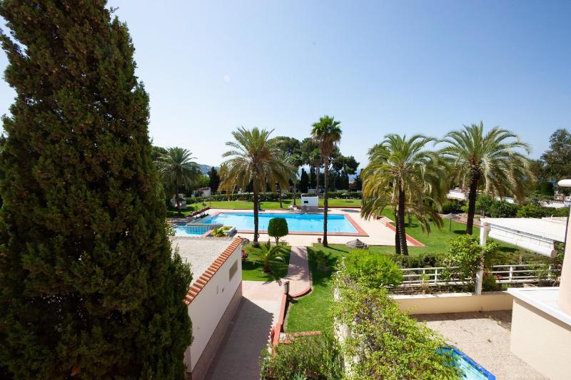 Las Palmeras Beach with Community Pool - image 14