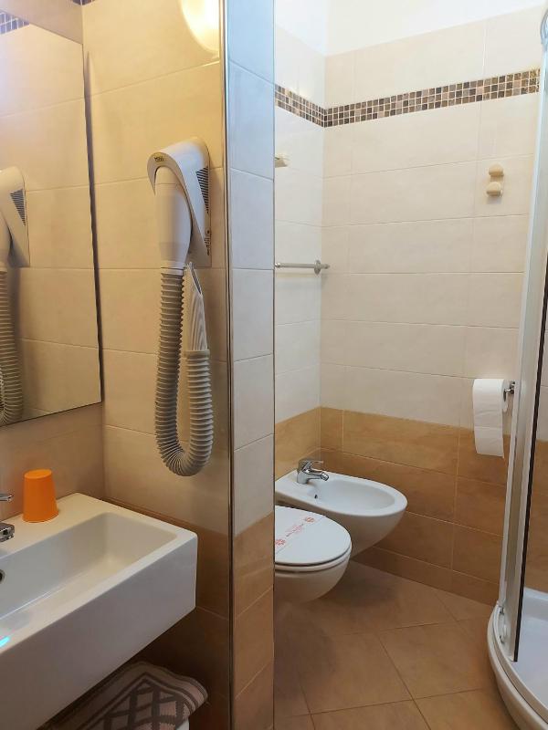 Economy Double or Twin Room image 2