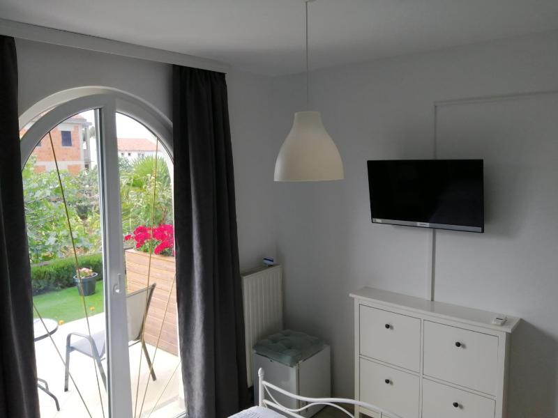 Small Double Room image 3