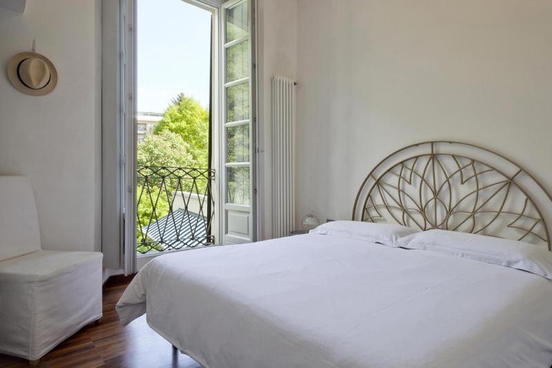 Double Room image 2
