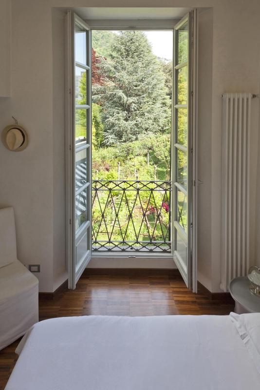 Double Room image 3