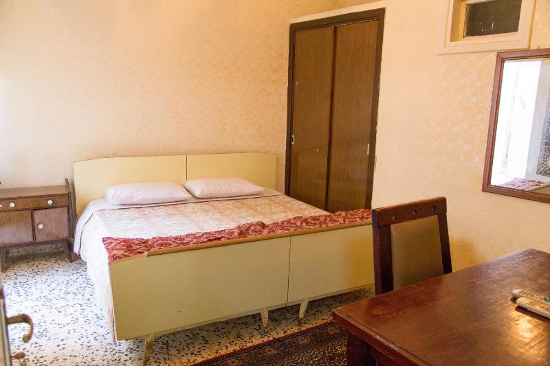 Single Room with Private Bathroom image 2