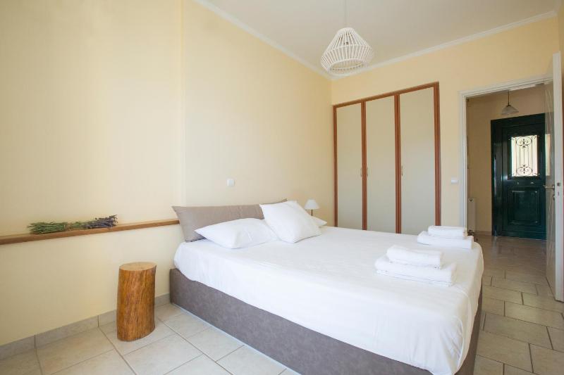 Apartment - Split Level with Sea View image 3