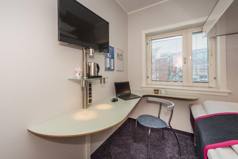 Economy Room image 3