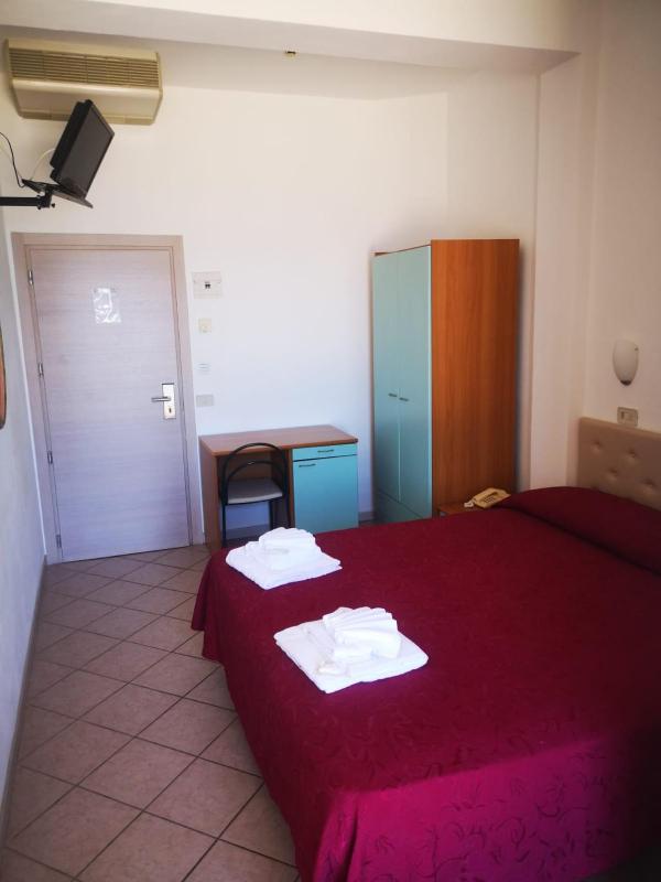 Single Room image 1