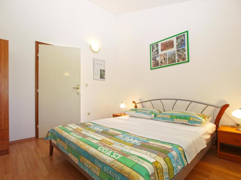 Apartment image 3