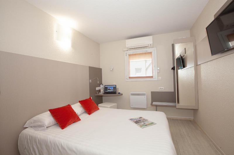 Double Room image 2