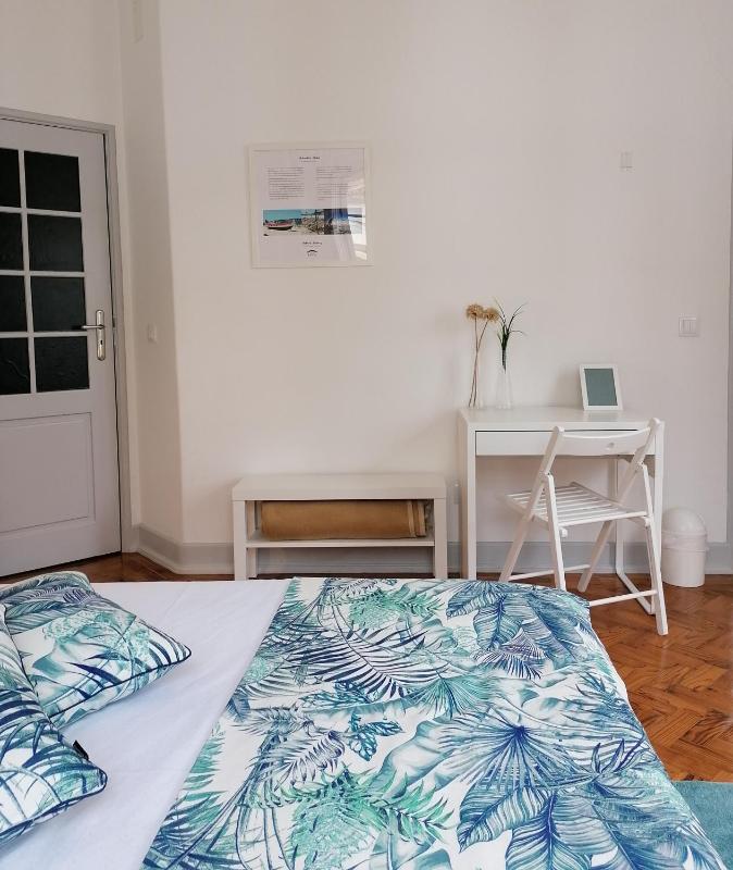 Deluxe Double Room with Private Bathroom image 3