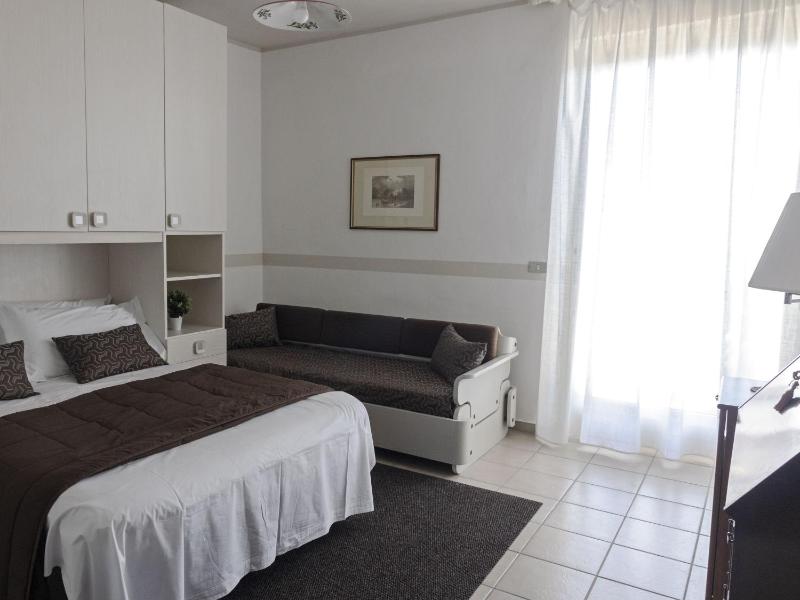 Double or Twin Room image 3