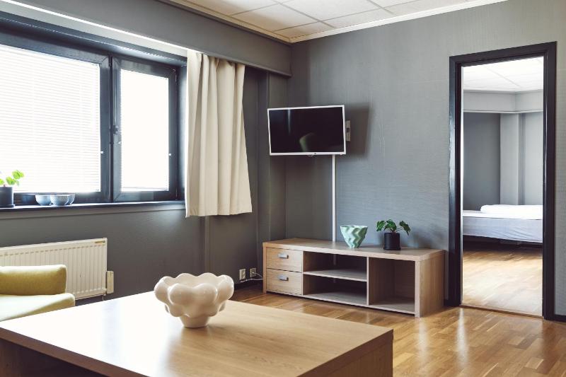 Family Twin Room image 3