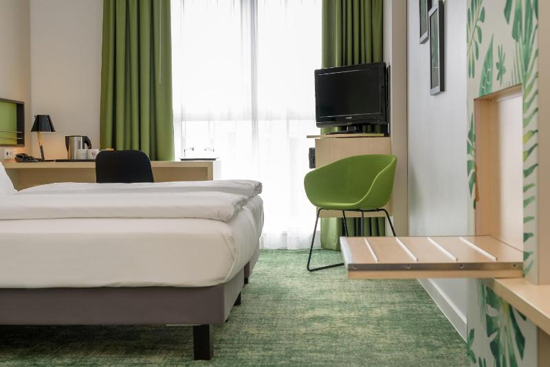 Standard Double Room image 4