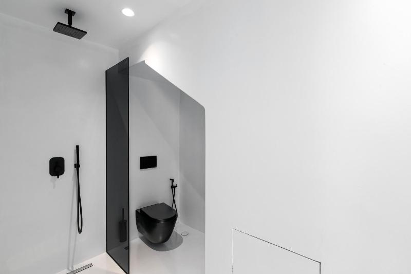 Deluxe Double Room with Private Cave Pool  image 1
