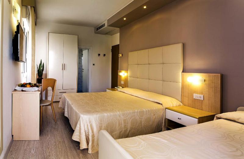 Triple Room image 4