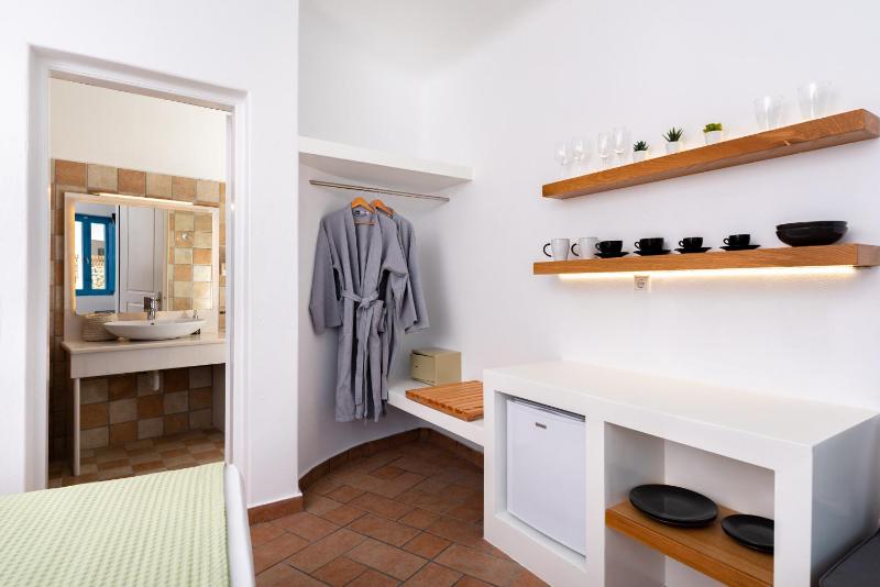 Junior Suite with Pool View image 3