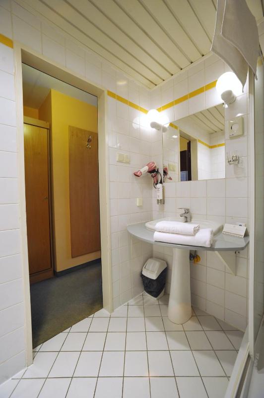 Double Room image 4