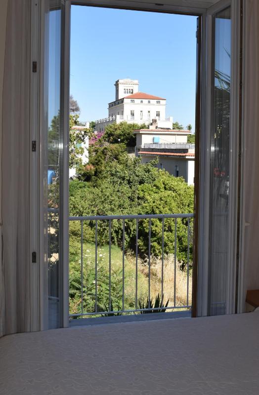 Double Room with Balcony image 2