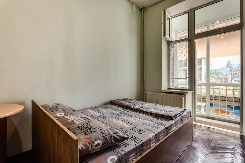 Mister Hostel - image 7