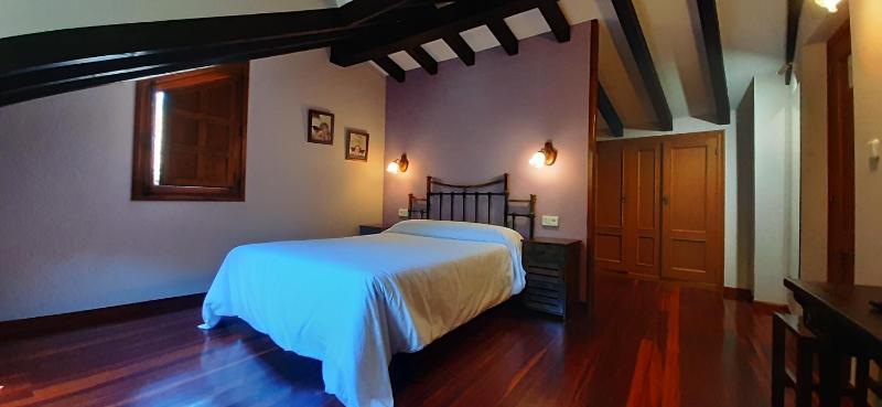 Double or Twin Room image 2