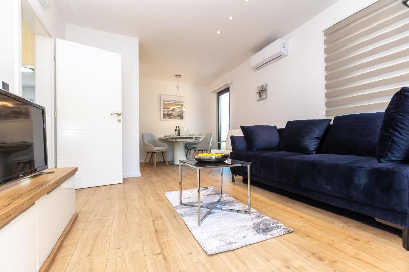 Deluxe Apartment image 2