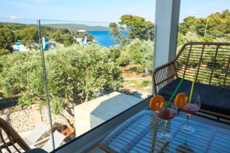 Apartment with Sea View image 1