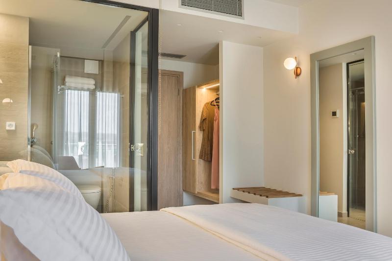 Ionian Plaza Hotel & Spa - image 48