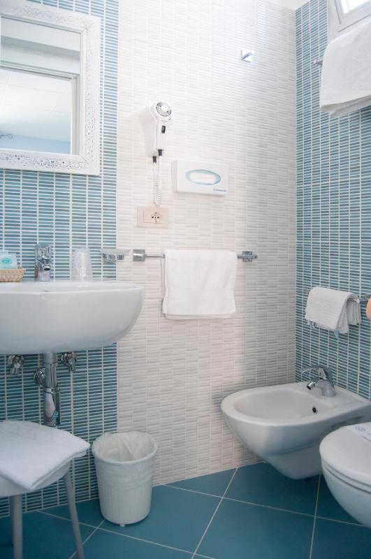 Economy Double or Twin Room image 2