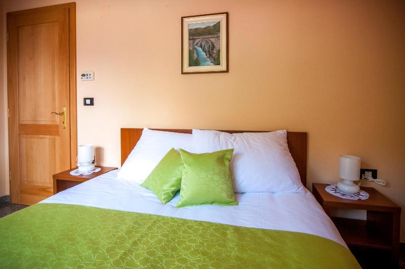One-Bedroom Apartment with Balcony image 3
