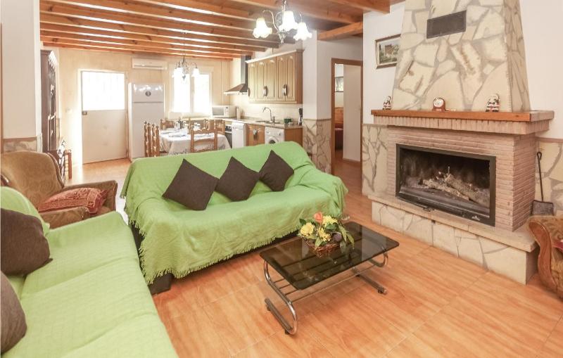 Three-Bedroom Holiday Home  image 1