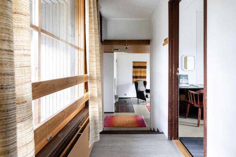 Hostel Twin Room with Shared Bathroom image 2