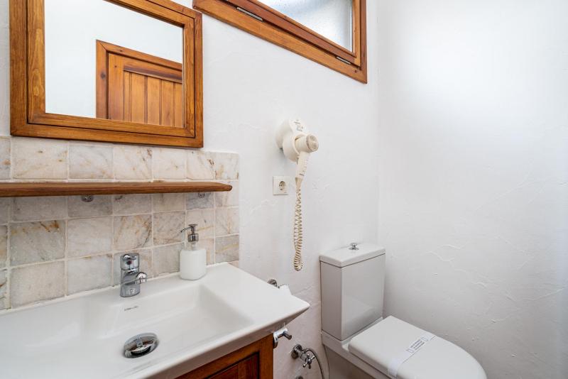 Deluxe Double Room image 1