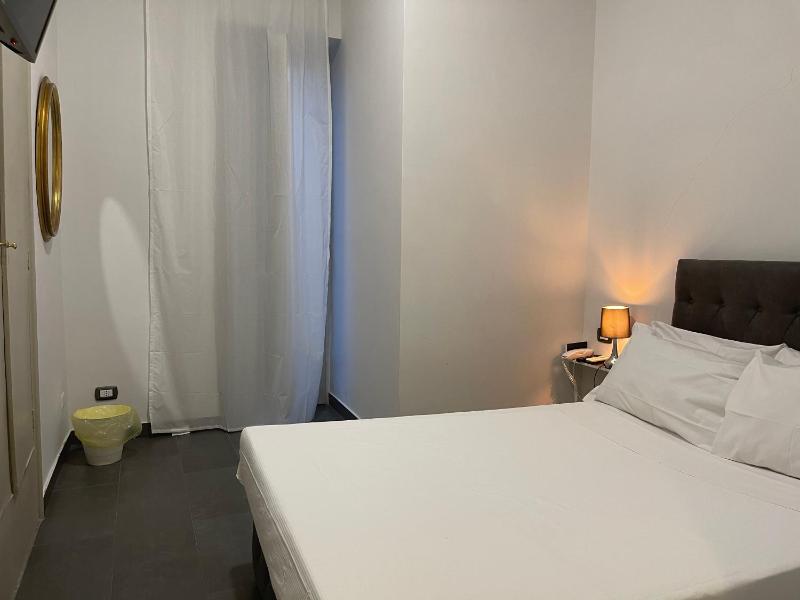 Deluxe Single Room image 3