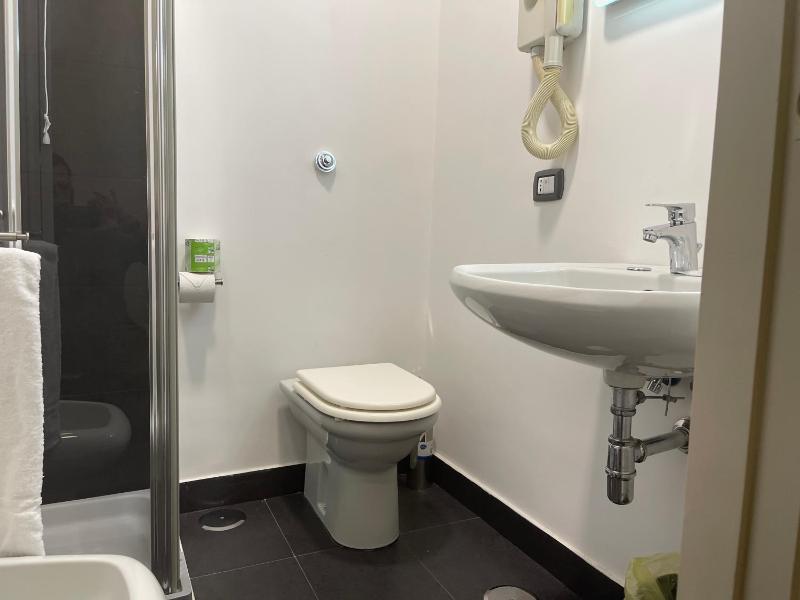 Deluxe Single Room image 2