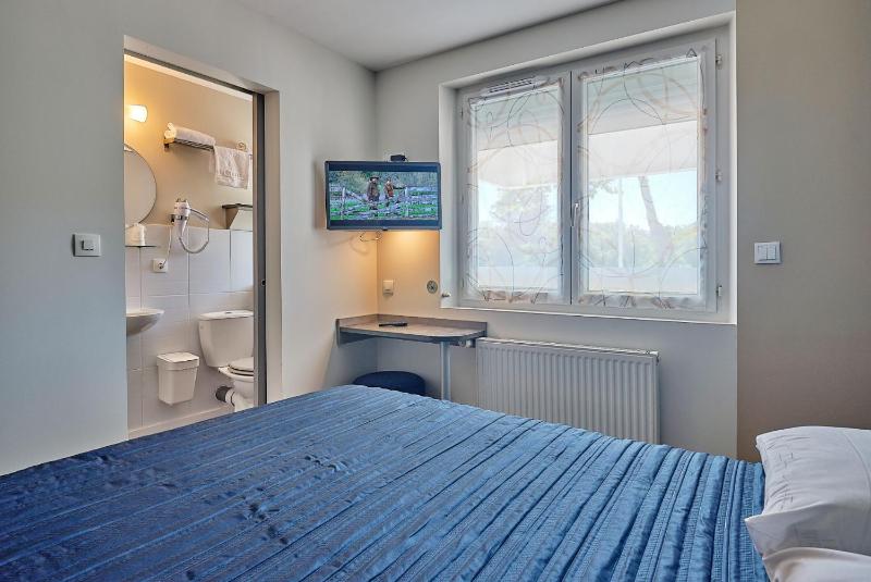 Budget Double Room image 2