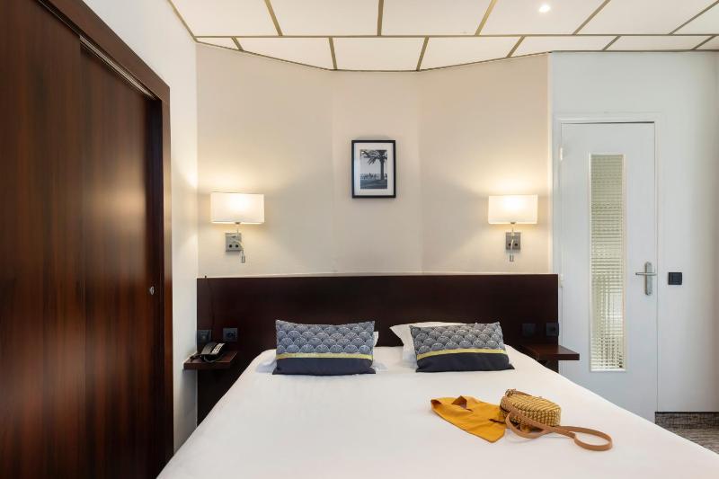 Superior Double Room image 4