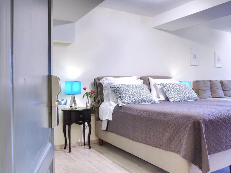 Classical Double Room image 1