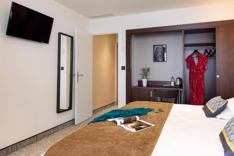 Deluxe Double Room image 4