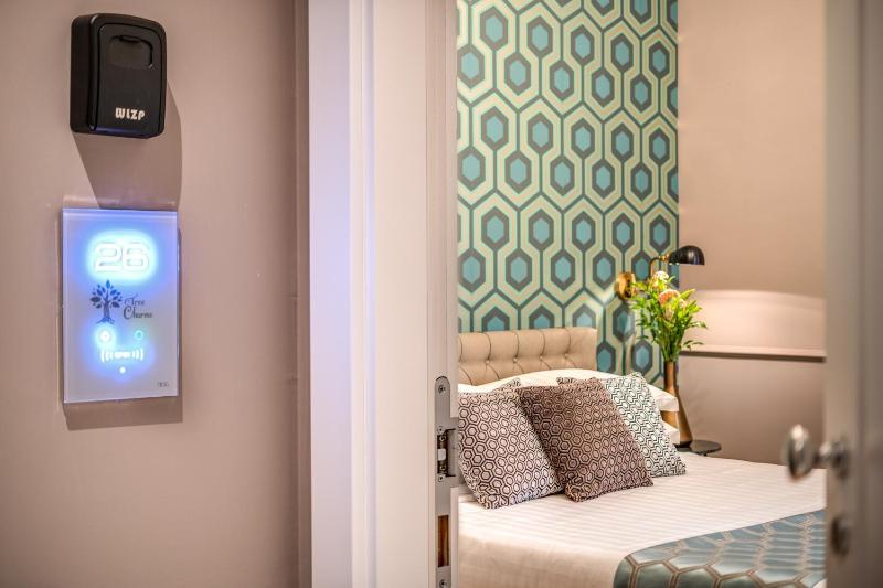 Superior Double Room image 4