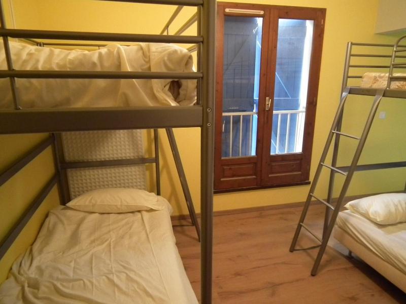 Bed in 4-Bed Mixed Dormitory Room image 1