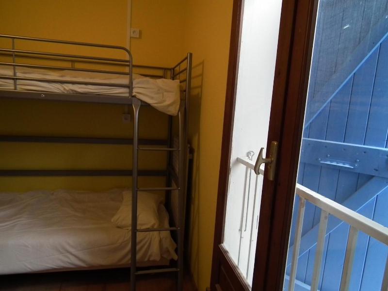 Bed in 8-Bed Mixed Dormitory Room image 2
